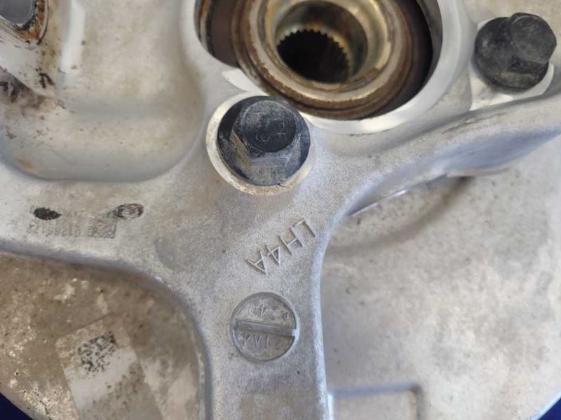 2019-2021 Chevrolet Silverado RST 6.2L 4x4 Driver Front Spindle Knuckle Hub 2099 - The Parts Farm