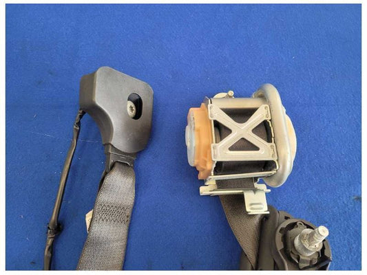 2010-2014 Ford Mustang GT Passenger Coupe Front Seat Belt Retractor 2530