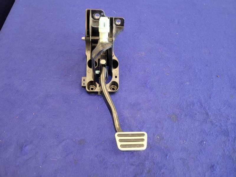 2020-2023 Ford Mustang Shelby GT500 5.2L Brake Pedal Assembly DCT 2382 - The Parts Farm