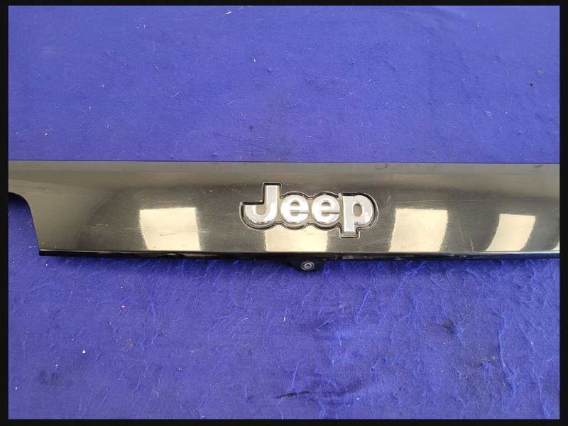 2014-2017 Jeep Grand Cherokee SRT8 6.4L Rear Decklid Emblem Molding Trim - The Parts Farm