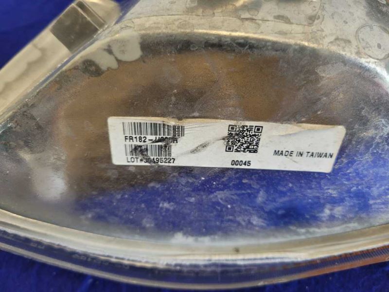 1996-1998 Ford Mustang Cobra GT Front Passenger Turn Signal Marker Light 2402 - The Parts Farm