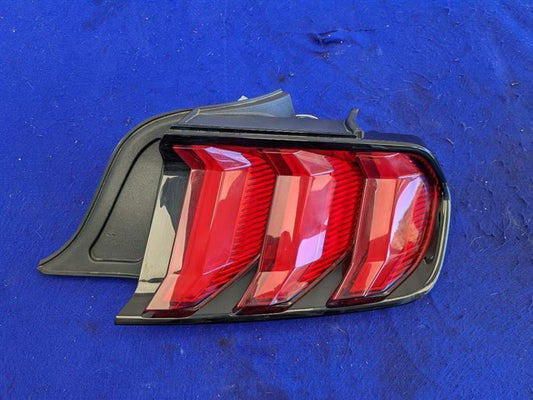 2018-2023 Ford Mustang GT S550 Passenger Right Taillight Lamp Brake Lens OEM - The Parts Farm