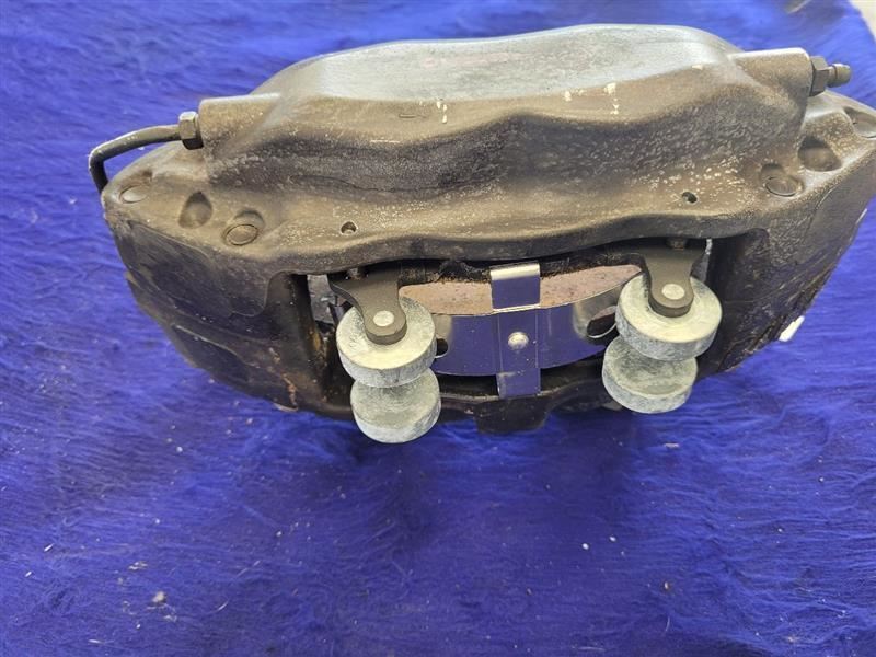 2010-2015 Chevrolet Camaro SS Front Driver Left Brake Caliper Opt L99 Brembo - The Parts Farm
