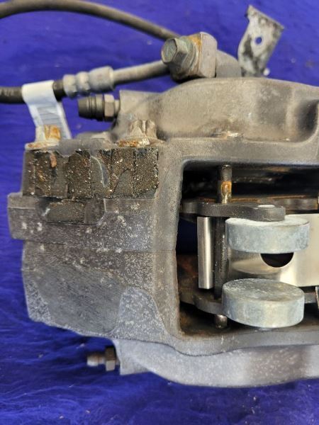 2010-2015 Chevrolet Camaro SS Front Driver Left Brake Caliper Opt L99 Brembo - The Parts Farm