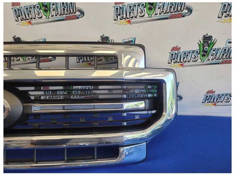 2022 Ford F250 Super Duty Pickup Truck Front Upper Grill *Broke Tabs* 2557 - The Parts Farm