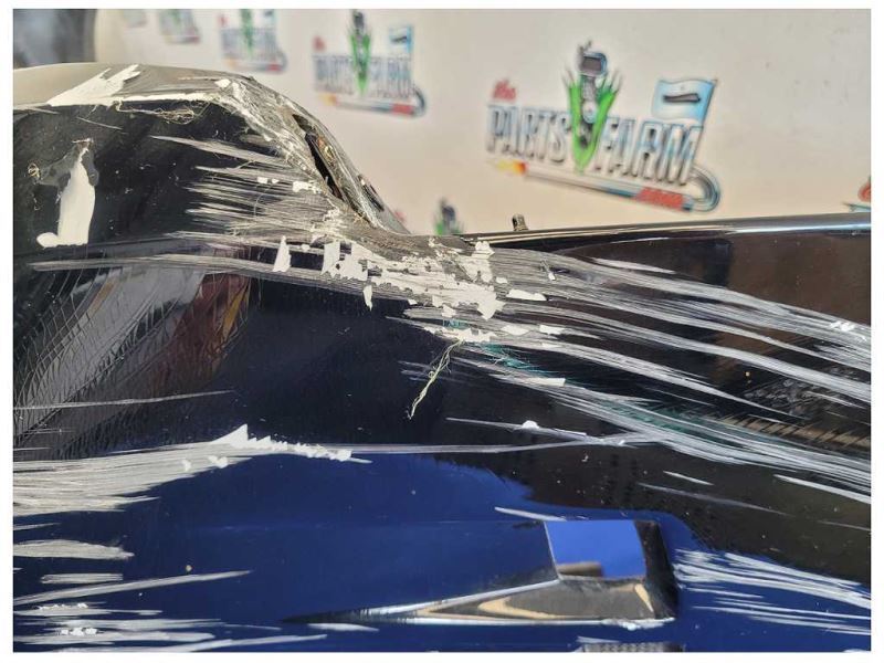 1999-2004 Ford Mustang GT Saleen Rear Bumper Cover Center Exhaust *Damage* 2556 - The Parts Farm