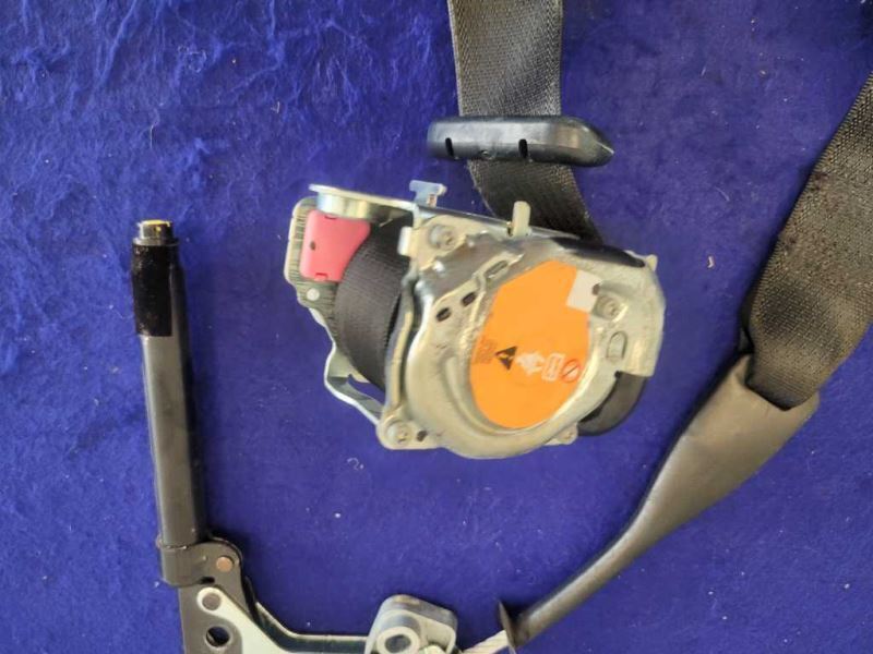 2015-2017 Ford Mustang GT S550 Passenger Front Coupe Seat Belt Retractor 2407 - The Parts Farm