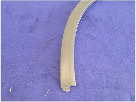 20112014 Porsche Cayenne 3.0L Diesel Passenger Front Fender Molding Lip 2465