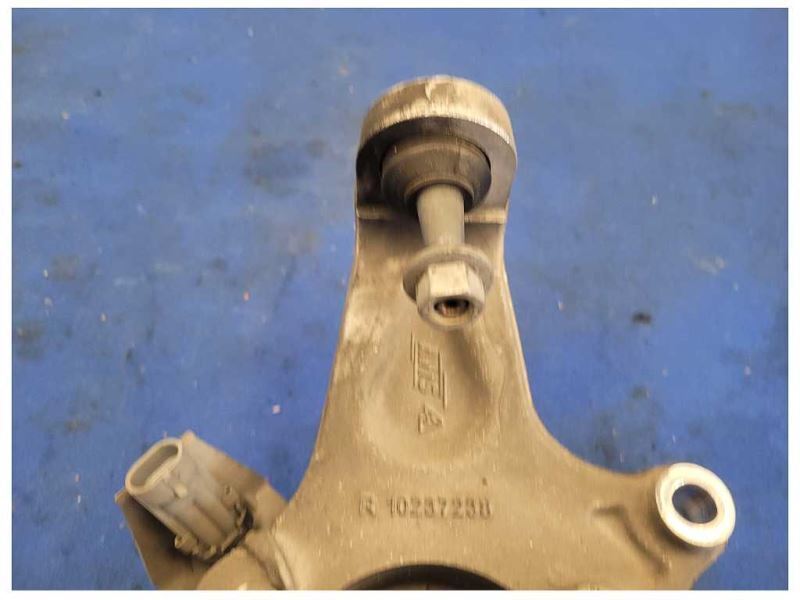 1997-2004 Chevrolet Corvette Z06 FRC C5 Passenger Rear Knuckle Spindle Hub 2066 - The Parts Farm