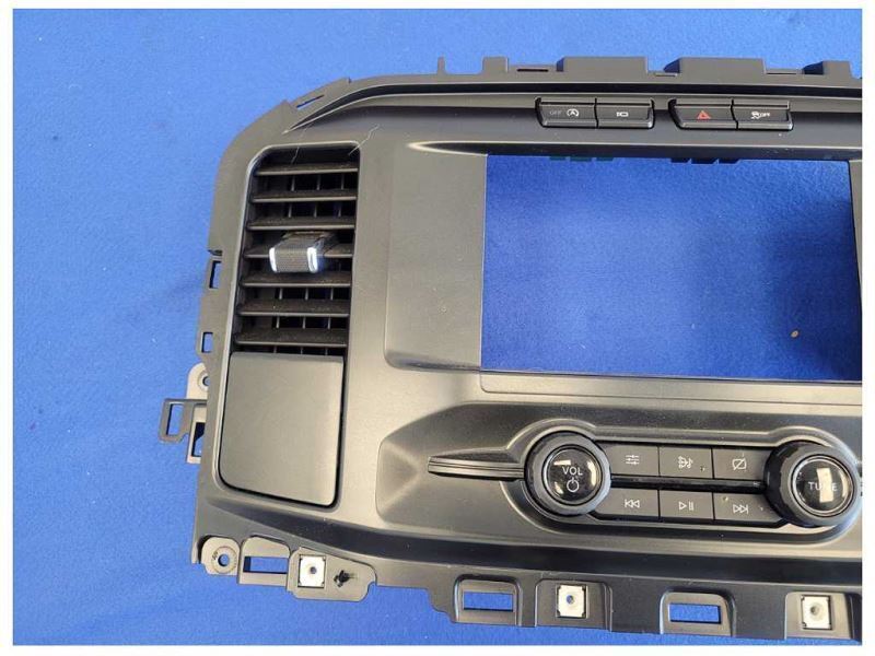 2021 Ford F150 4x4 Pickup Truck Audio Info Screen Receiver Face Plate Vent 2547 - The Parts Farm