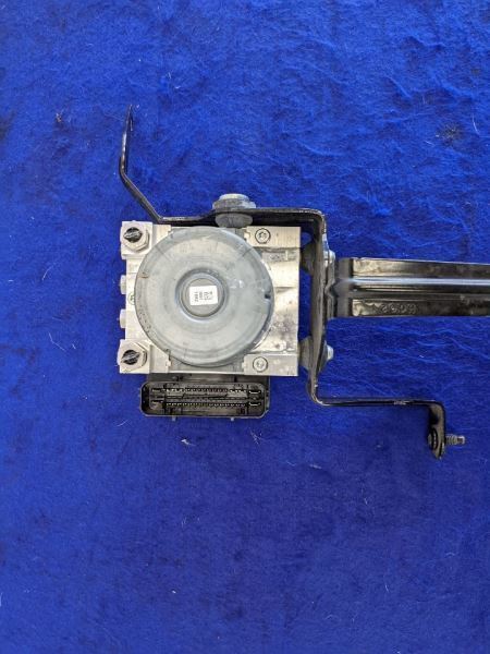 2015-2017 Ford Mustang GT S550 Anti-Lock Brake ABS Module Pump Line OEM