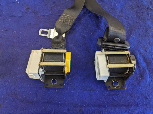 2000-2004 Chevrolet Corvette Z06 FRC C5 Passenger RH Front Seat Belt Coupe Black