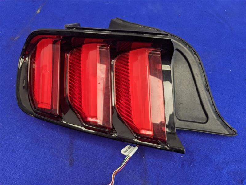 2015-2017 Ford Mustang GT S550 Driver Left LH Taillight Lamp Brake Lens OEM - The Parts Farm