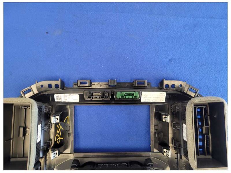 2021 Ford F150 4x4 Pickup Truck Audio Info Screen Receiver Face Plate Vent 2547 - The Parts Farm