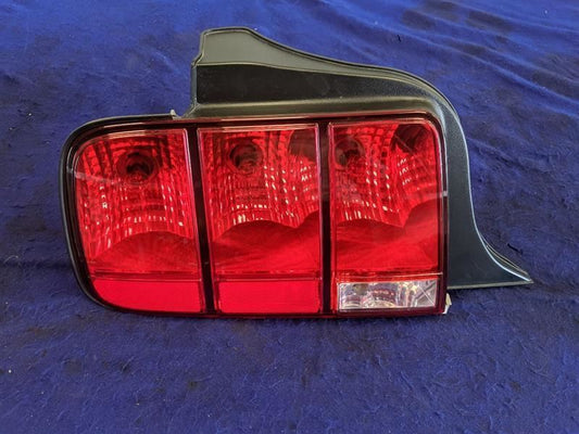 2005-2009 Ford Mustang GT GT500 Passenger Right RH Taillight Lamp Lens Brake