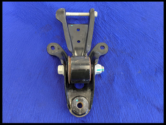 2011-2014 Ford Mustang GT Rear Center Middle Upper Control Arm Joint Bracket OEM