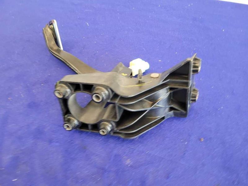 2018-2023 Ford Mustang GT S550 Brake Pedal Assembly A/T Auto Trans 2348 - The Parts Farm