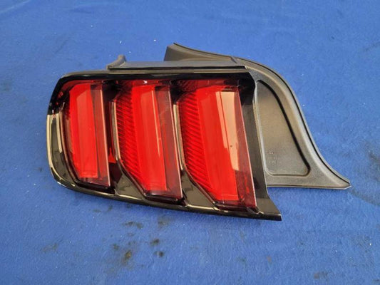 2015-2017 Ford Mustang GT S550 Driver Left Taillight Lamp Brake Lens Light 2442