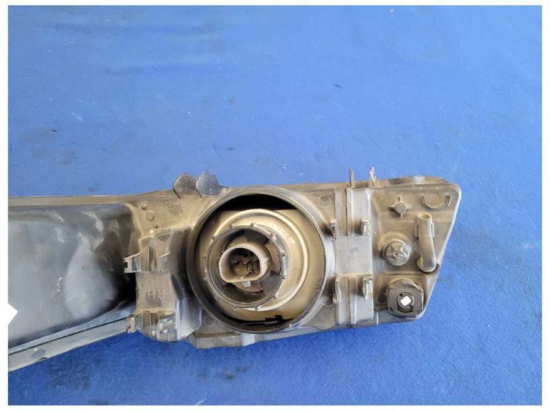 1999-2004 Ford Mustang GT Passenger RH Front Headlight Lamp Light 2589 - The Parts Farm