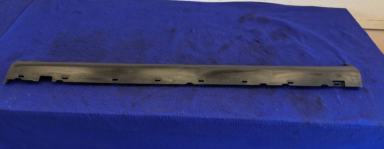 2005-2009 Ford Mustang GT Passenger Right RH Rocker Panel Moulding NEW TAKE OFF - The Parts Farm