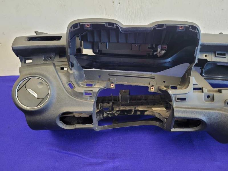 2012-2015 Chevrolet Camaro SS Dashboard Panel Bose Front Vent Trim Molding - The Parts Farm
