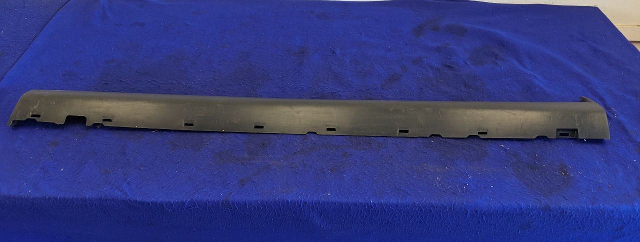 2005-2009 Ford Mustang GT Passenger Right RH Rocker Panel Moulding NEW TAKE OFF - The Parts Farm