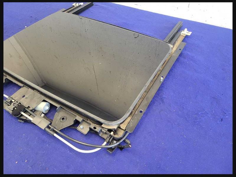 2010-2015 Chevrolet Camaro SS Sunroof Glass Window Upper Roof Frame Track - The Parts Farm