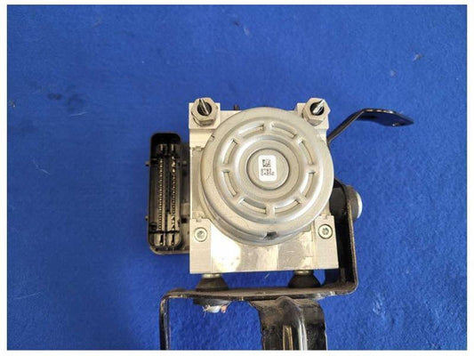 2015-2017 Ford Mustang GT S550 ABS Anti-Lock Brake System Module 2551