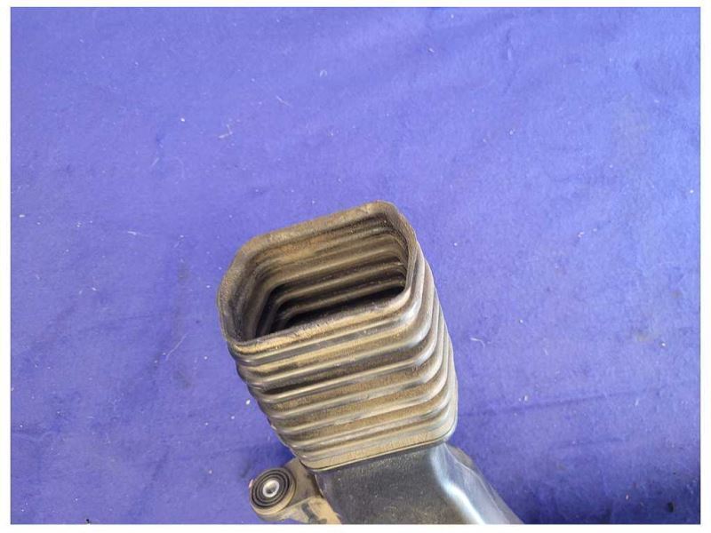 2011-2015 Audi R8 V10 Coupe Passenger RH Air Intake Tubes Ducts Rear 2136 - The Parts Farm