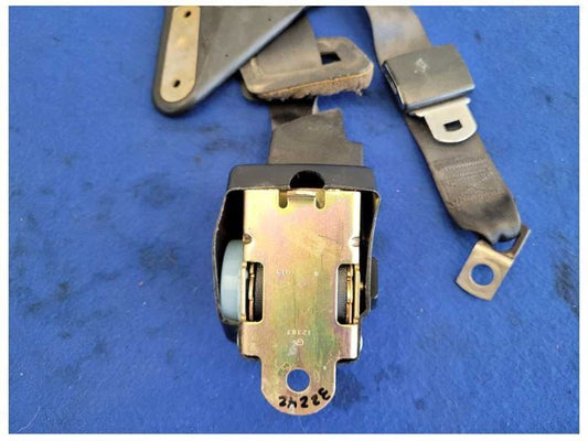 1993 Chevrolet Camaro Z28 Coupe Driver LH Front Seat Belt Retractor 2546