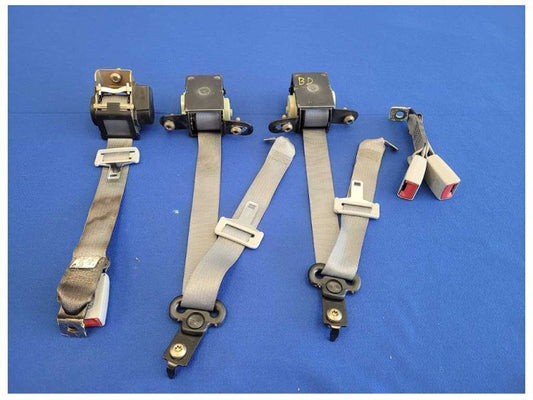 2003-2004 Mercury Marauder 4.6L 4v Set Rear Seat Belts Safety Restraint 2534