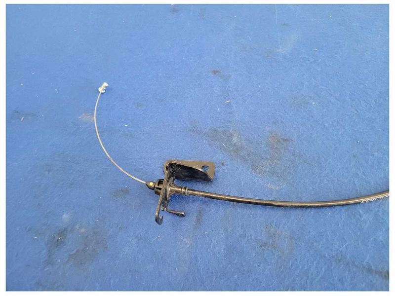 1999-2004 Ford Mustang GT 4.6L Throttle Cable Gas Line Bracket Mount 2589 - The Parts Farm