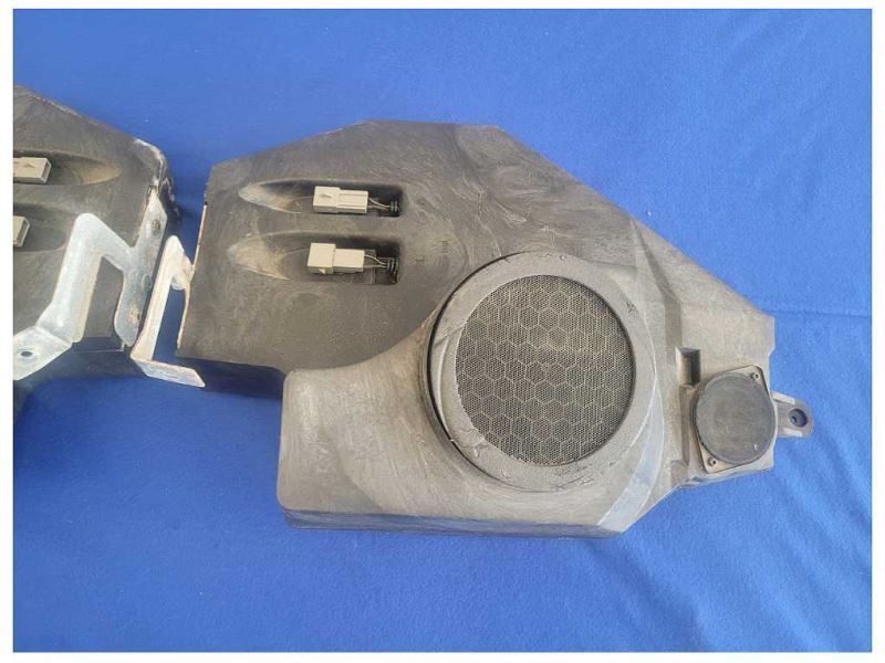 1999-2004 Ford Mustang Cobra SVT DOHC Convertible Speaker Rear Box Side 2570 - The Parts Farm
