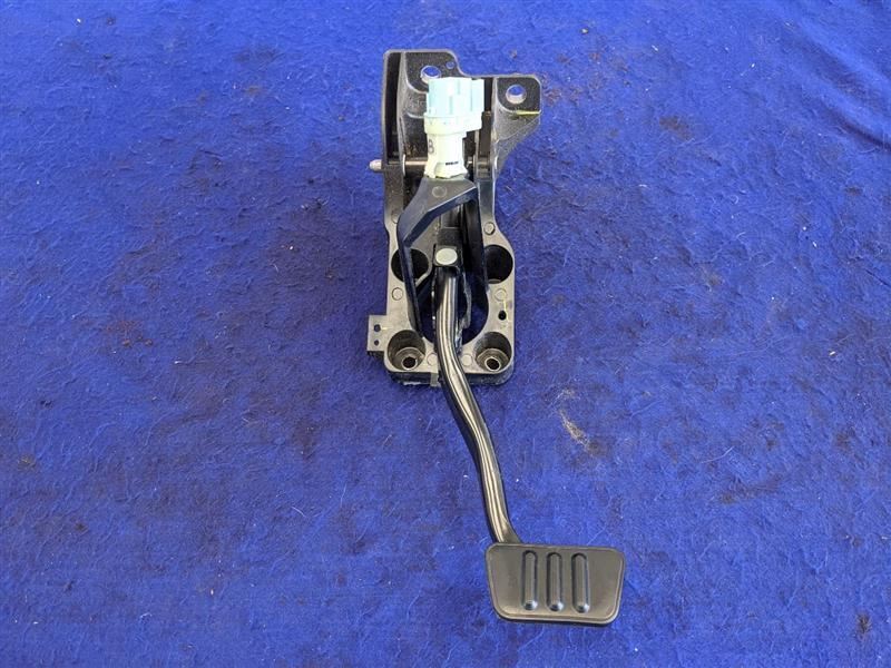 2015-2017 Ford Mustang GT S550 Automatic Pedal Box Brake Pad Assembly - The Parts Farm