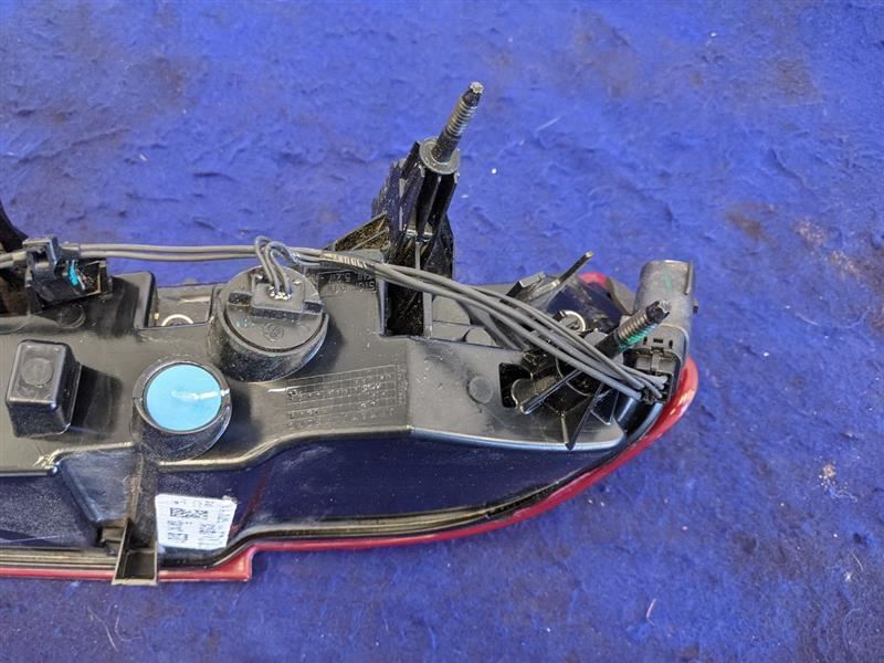 2016-2018 Chevrolet Camaro LS LT SS Passenger Taillight Lamp Lens New Take Off - The Parts Farm