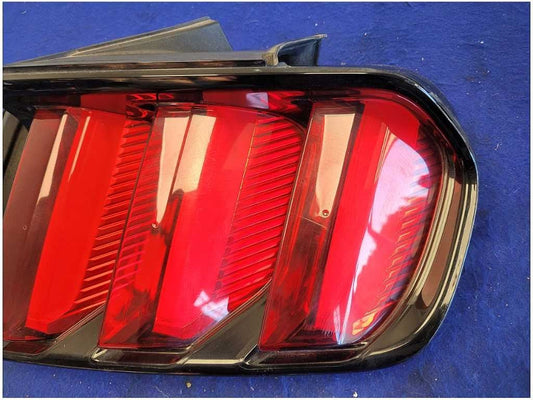 20152017 Ford Mustang GT S550 Passenger Rear Taillight Lamp Brake Light 2763