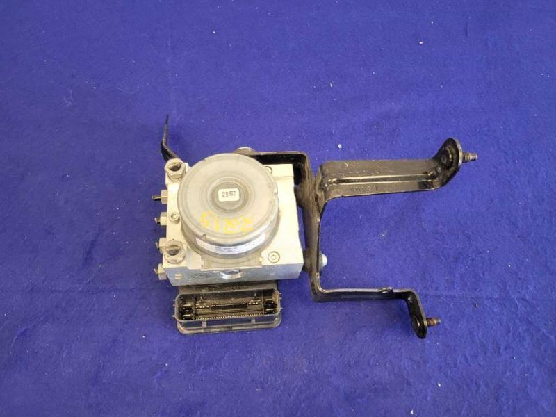 2019-2020 Ford Mustang GT S550 ABS Module Anti-Lock Brake Pump 2215 - The Parts Farm