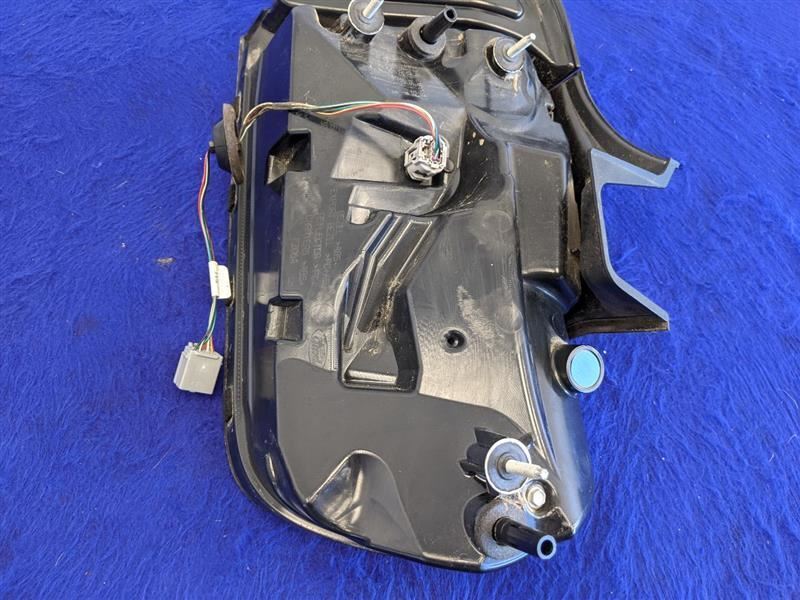 2018-2023 Ford Mustang GT S550 Driver Left Tail Light Lamp Brake Lens Taillight - The Parts Farm