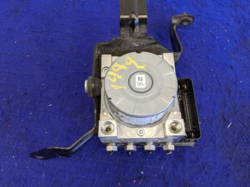 2018-2023 Ford Mustang GT S550 ABS Module Brake Anti-Lock System - The Parts Farm