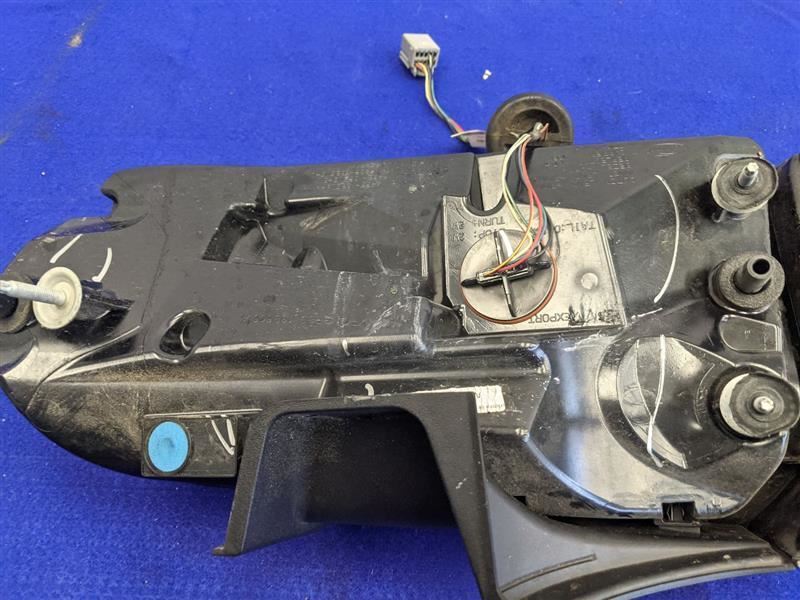 2015-2017 Ford Mustang GT S550 Driver Left LH Taillight Lamp Brake Lens OEM - The Parts Farm