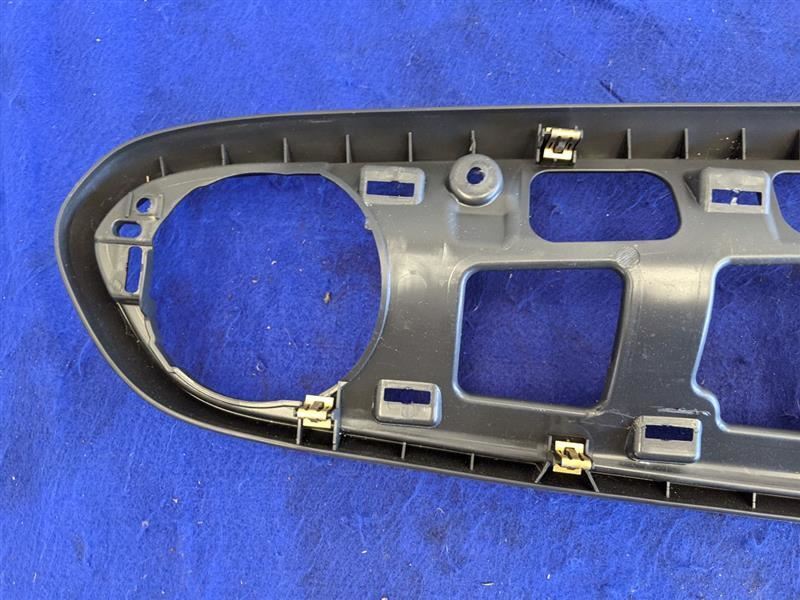 2016-2019 Chevrolet Camaro ZL1 SS Dash Panel Shell Head-up Display Opt UV6 - The Parts Farm