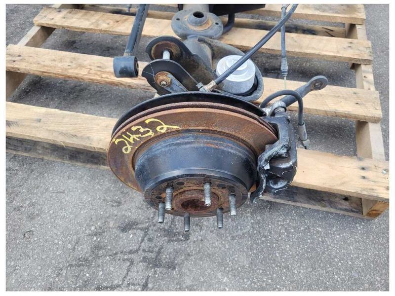2003-2006 Chevrolet SSR Pickup Truck Rear Suspension Axle Differential 2432 - The Parts Farm