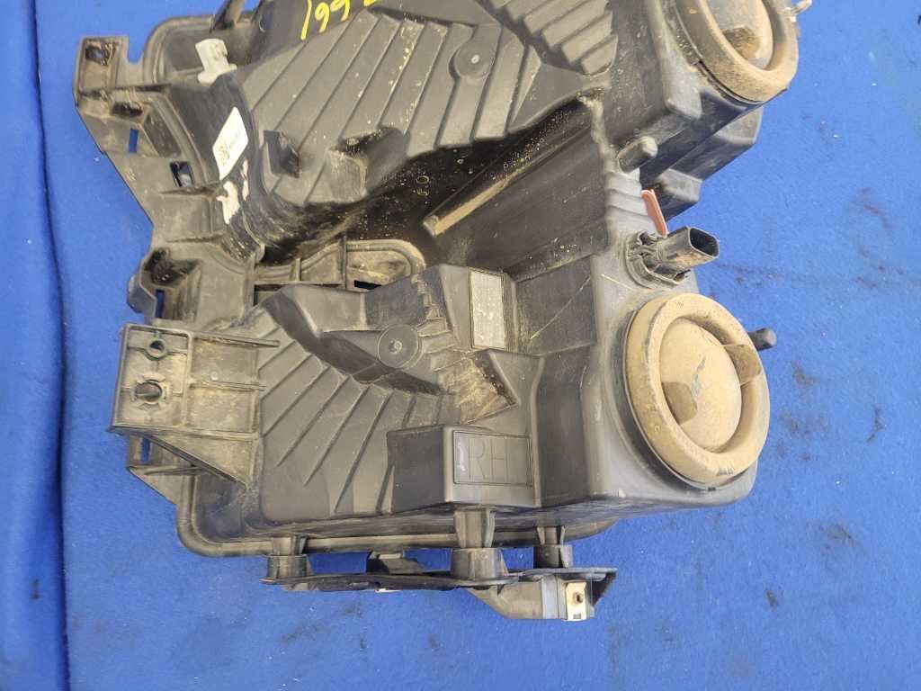 47643587