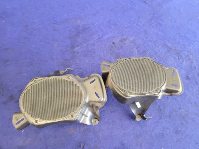 2005-2009 Ford Mustang GT 4.6L Convertible Rear Speakers Shaker Back 2422 - The Parts Farm
