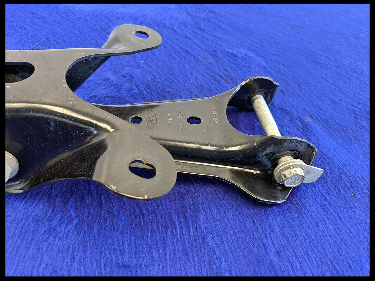 2011-2014 Ford Mustang GT Rear Center Middle Upper Control Arm Joint Bracket OEM - The Parts Farm