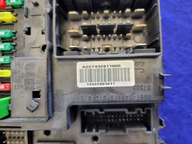 2015 Ford Mustang GT 5.0L S550 Fuse Box Power Distibution Engine Auto 2182 - The Parts Farm