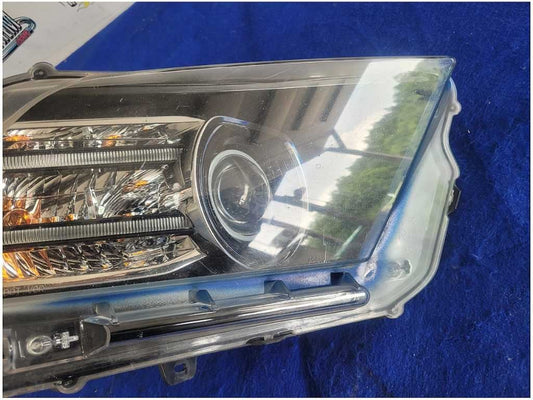 20132014 Ford Mustang GT Front Passenger Light Headlight Xenon HID Lamp 2883