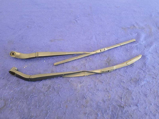 2016-2021 Chevrolet Camaro SS 6.2L LT1 Windshield Wiper Arms Blades 2434