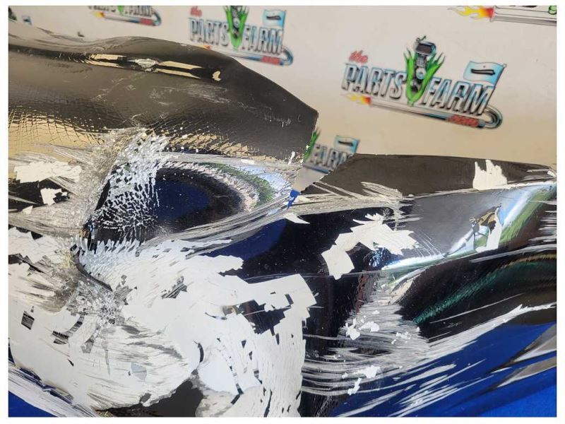 1999-2004 Ford Mustang GT Saleen Rear Bumper Cover Center Exhaust *Damage* 2556 - The Parts Farm