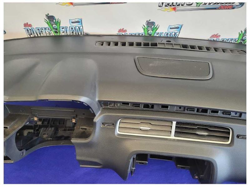 2010-2011 Chevrolet Camaro SS Dash Panel Premium Audio System UQ3 2332 - The Parts Farm